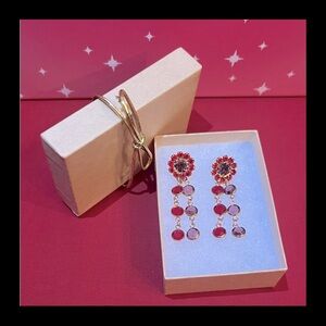 ONE PAIR OF DANGLE EARRINGS. WEAR them 3 Ways.